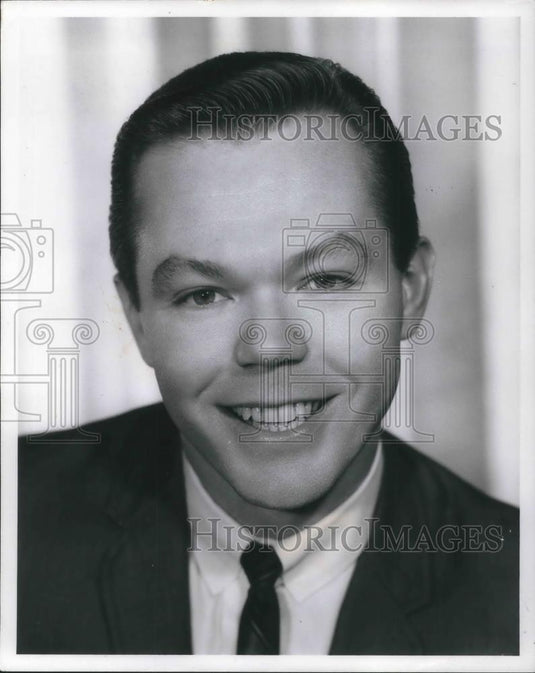 1968 Press Photo Dick Goddard WJW-TV Weatherman Cleveland Ohio - cvp13218 - Historic Images