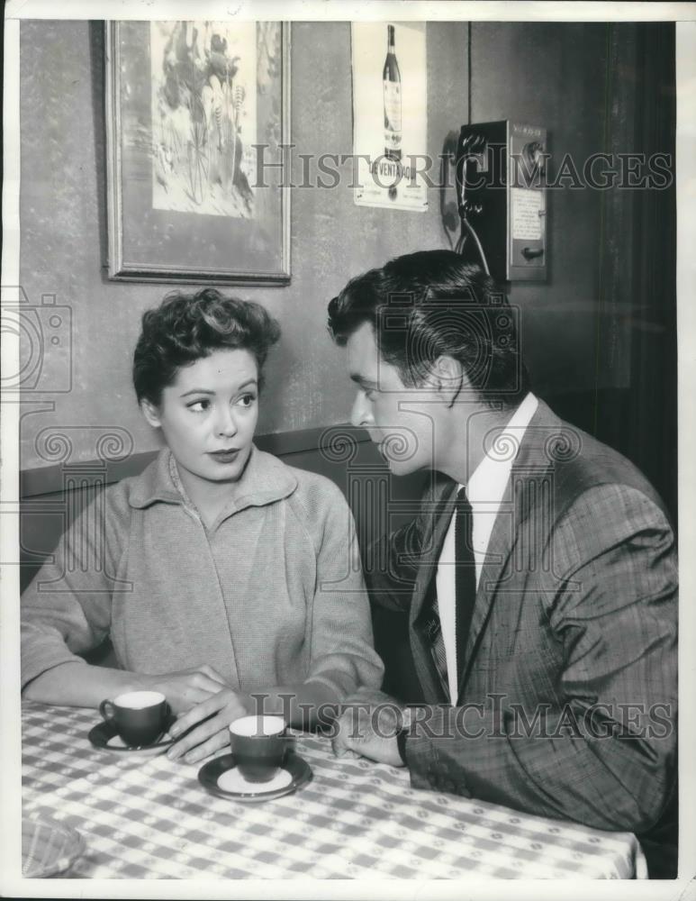 1958 Press Photo Jane Greer & Rory Calhoun in Meeting in Paris - cvp14192 - Historic Images