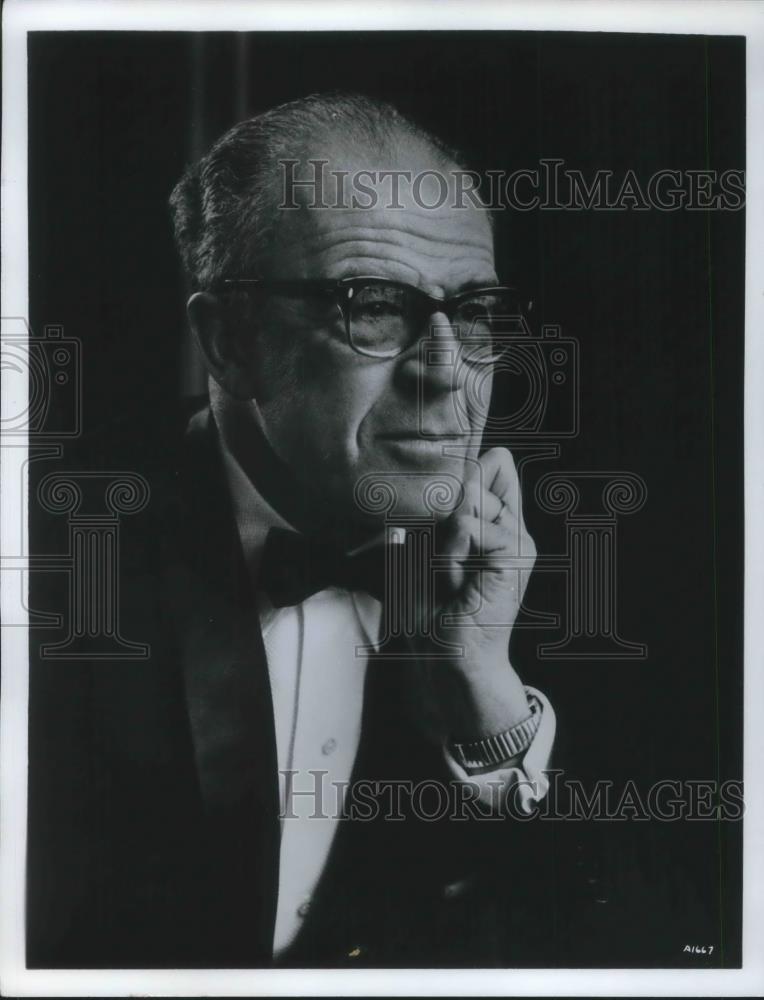 1982 Press Photo Franz Allers Conductor Ballet Opera Broadway Musicals - Historic Images