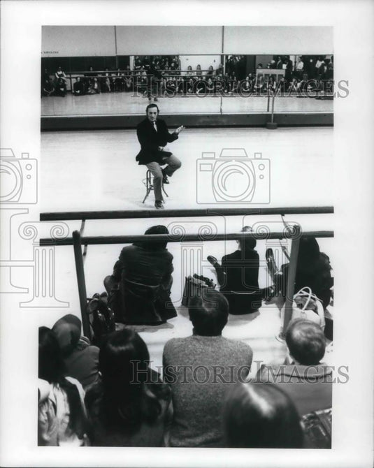 1977 Press Photo Jose Greco in master class - Historic Images