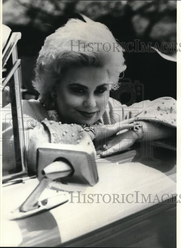 1992 Press Photo Delta Burke in Delta - cvp00325 - Historic Images