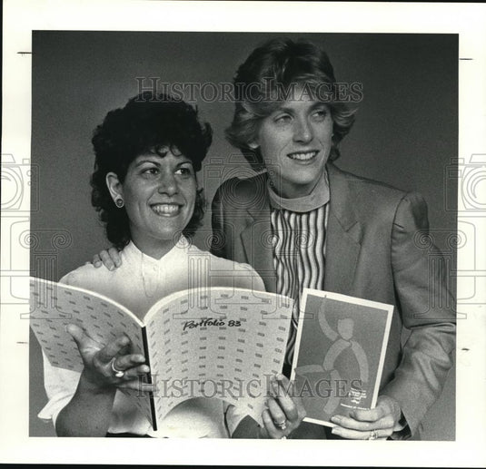 1983 Press Photo Susan Braham and Josie Anderson Art Festival Promoters - Historic Images