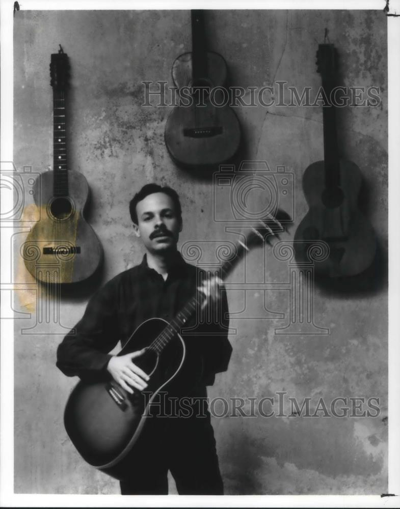 1995 Press Photo Ari Eisinger Blues Guitarist Singer - cvp05896 - Historic Images