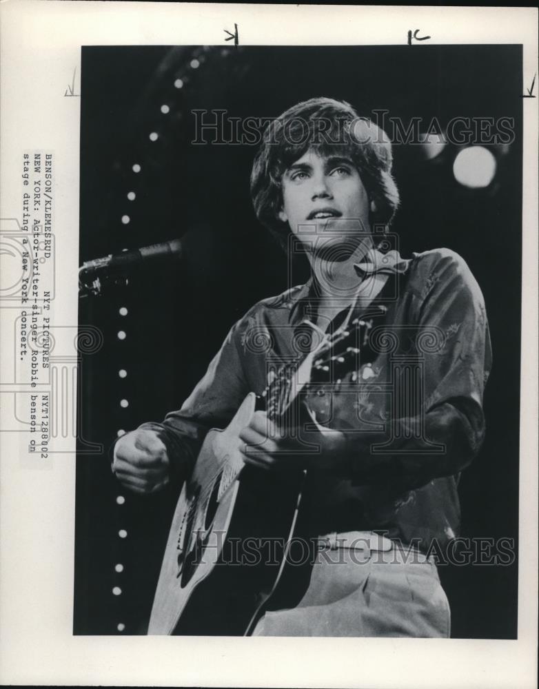 1986 Press Photo Robbie Benson Actor Writer Singer New York Concert - cvp01041 - Historic Images