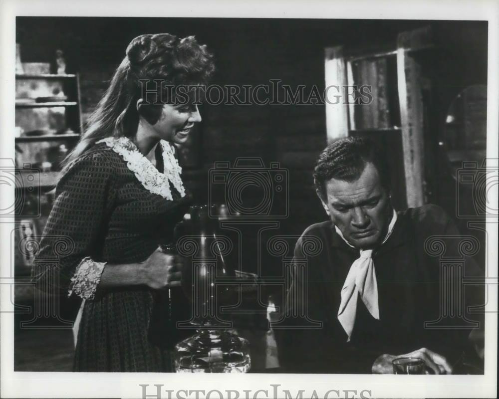 1969 Press Photo Joseph Cotten and Julie Sommars on The Great Sioux Massacre - Historic Images