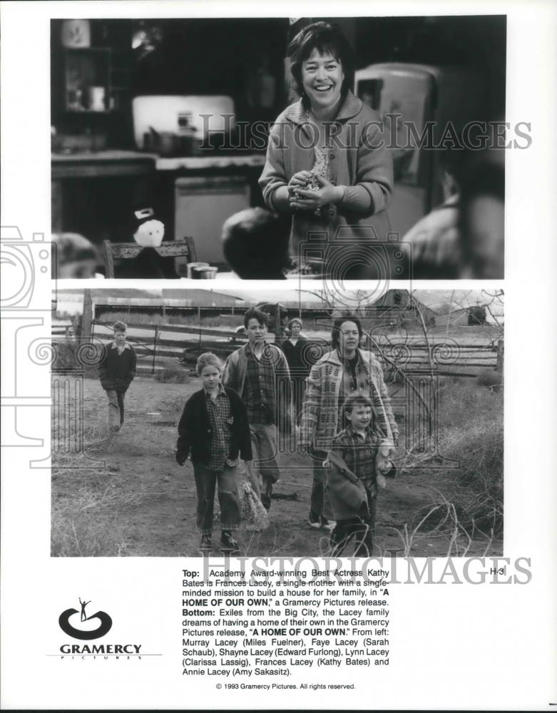 1993 Press Photo Kathy Bates, Sarah Schaub, Faye Lacey in A Home of Our Own - Historic Images