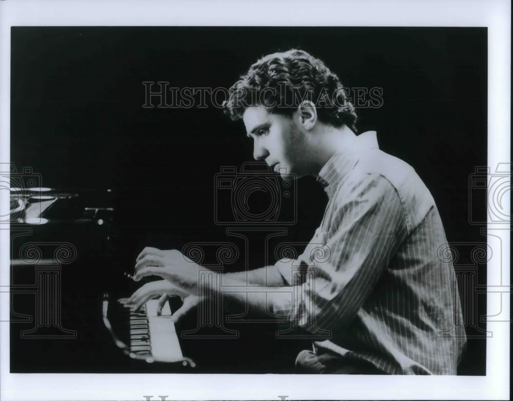 1996 Press Photo Andreas Haefliger, pianist - cvp17859 - Historic Images