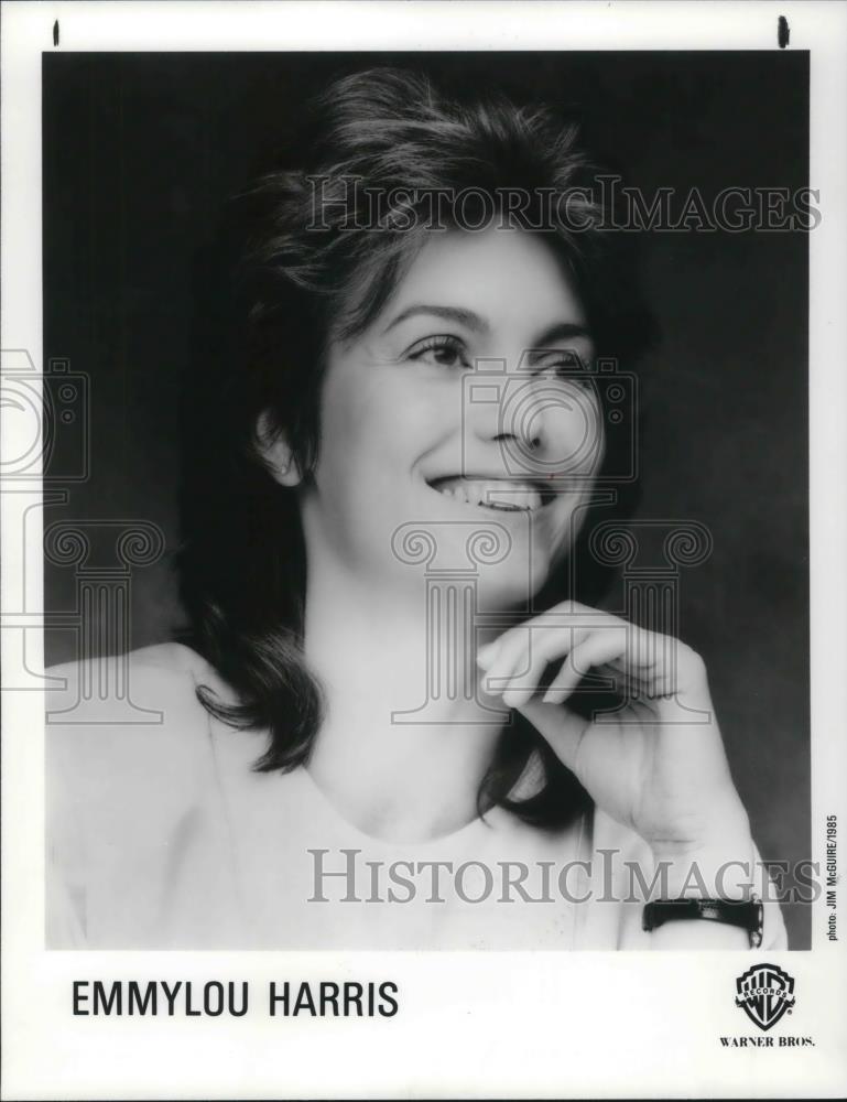 1985 Press Photo Emmylou Harris American singer and songwriter - cvp16151 - Historic Images