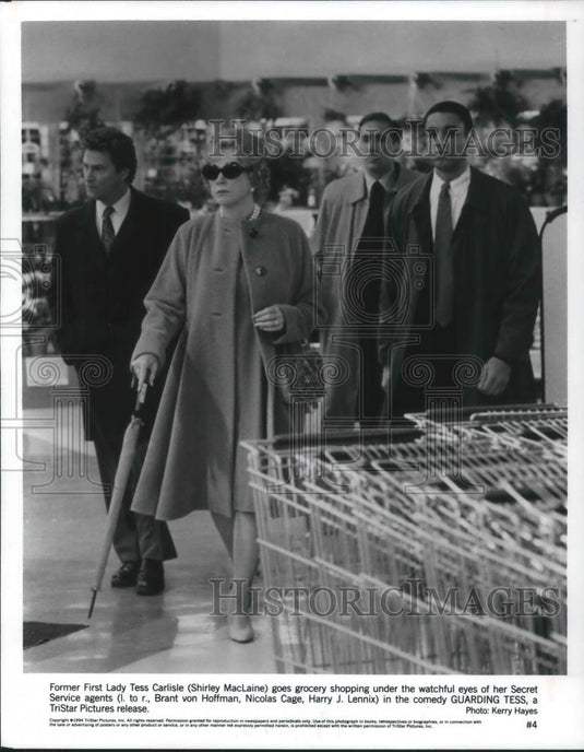1994 Press Photo Shirley MacLaine & Nicolas age in Guarding Tess - cvp10542 - Historic Images