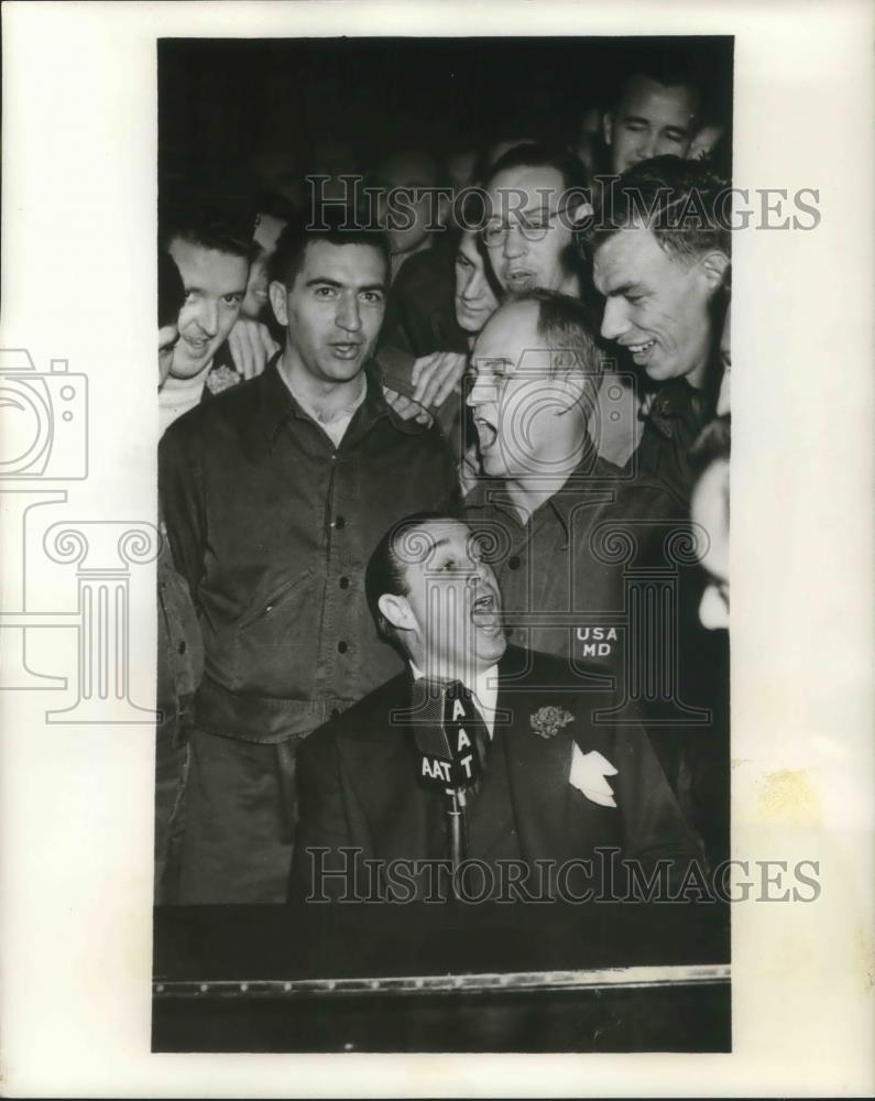 1944 Press Photo Morton Downey Blue Network Radio Cast - cvp03381 - Historic Images