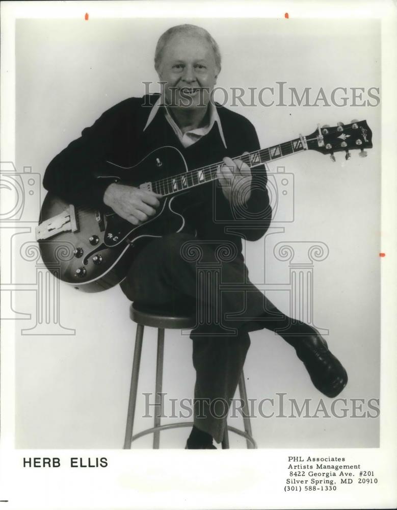 1980 Press Photo Herb Ellis Jazz Swing Guitarist Musician - cvp04617 - Historic Images