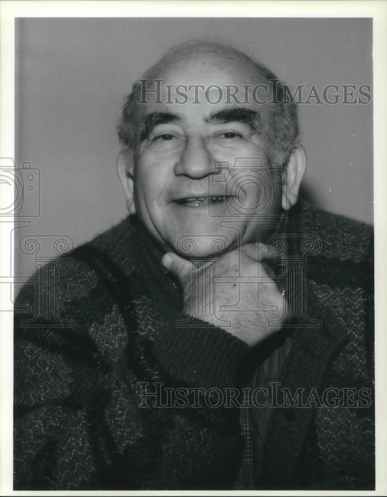 1987 Press Photo Ed Asner Actor Photographed in Los Angeles - cvp08657 - Historic Images