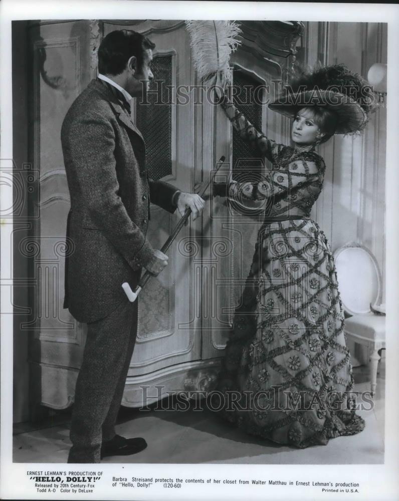 1974 Press Photo Walter Matthau &amp; Barbara Streisand in Hello Dolly - cvp10890 - Historic Images