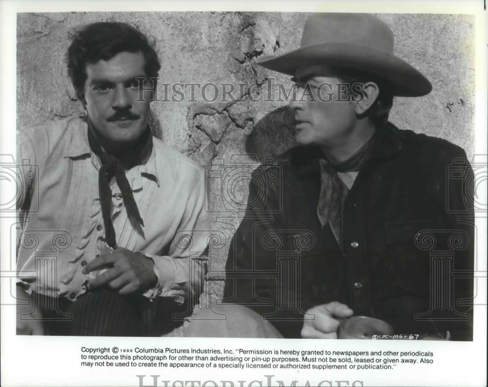 1995 Press Photo Omar Sharif and Gregory Peck in Mackenna's Gold - cvp10141 - Historic Images