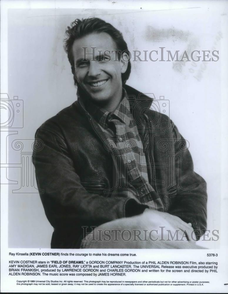 1989 Press Photo Kevin Costner in Field of Dreams - cvp01557 - Historic Images