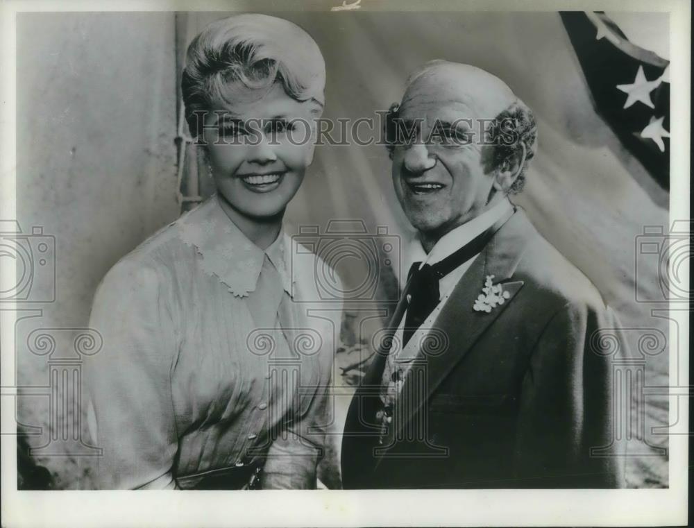 1966 Press Photo Doris Day and Jimmy Durante in Jumbo - cvp03502 - Historic Images