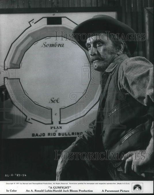 1971 Press Photo Kirk Douglas in A Gunfight - cvp03801 - Historic Images