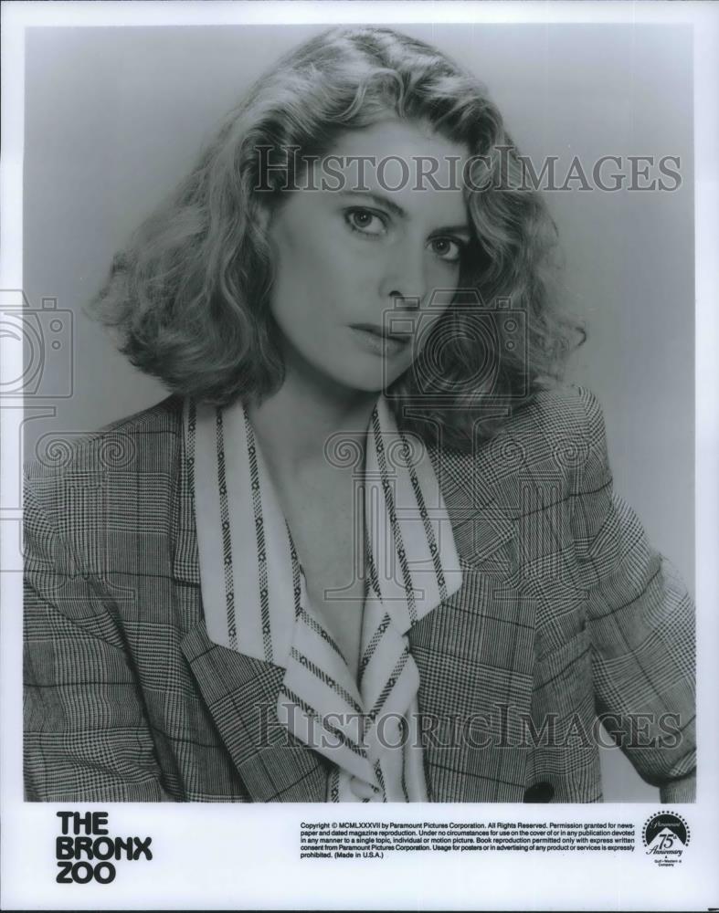 1987 Press Photo Kathryn Harrold stars in The Bronx Zoo TV Show - cvp09753 - Historic Images