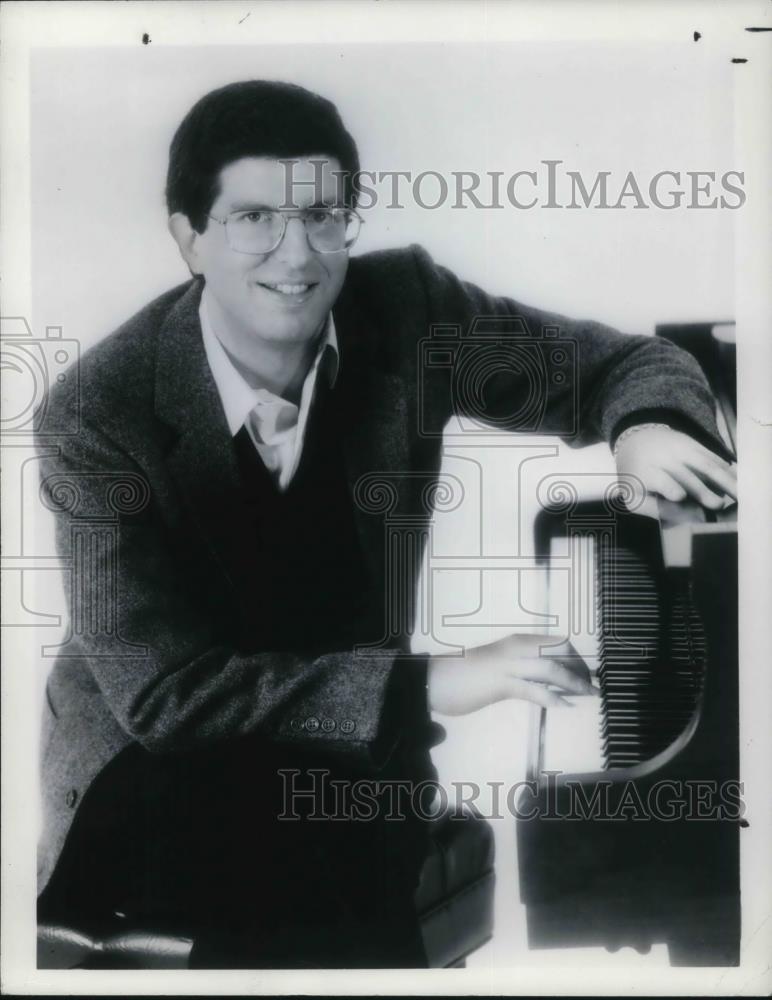 1982 Press Photo Marvin Hamlisch American Pianist Composer and Conductor - Historic Images