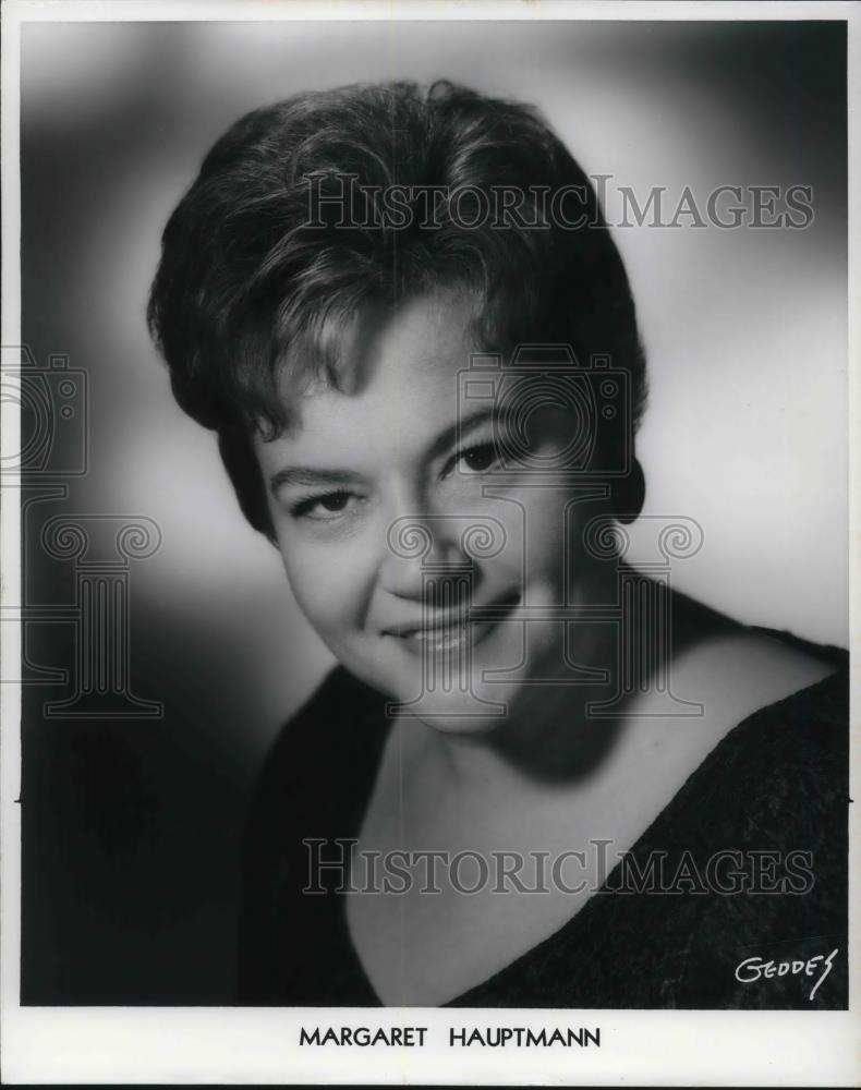 1974 Press Photo Margaret Hauptmann Operatic Soprano Opera Singer - Historic Images