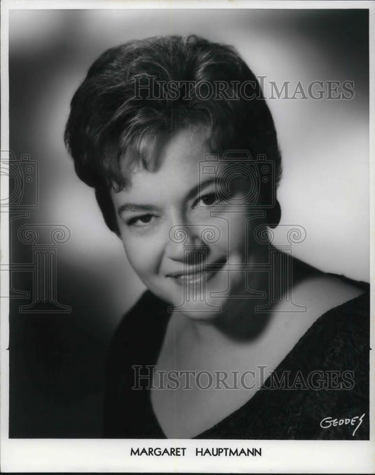 1974 Press Photo Margaret Hauptmann Operatic Soprano Opera Singer - Historic Images