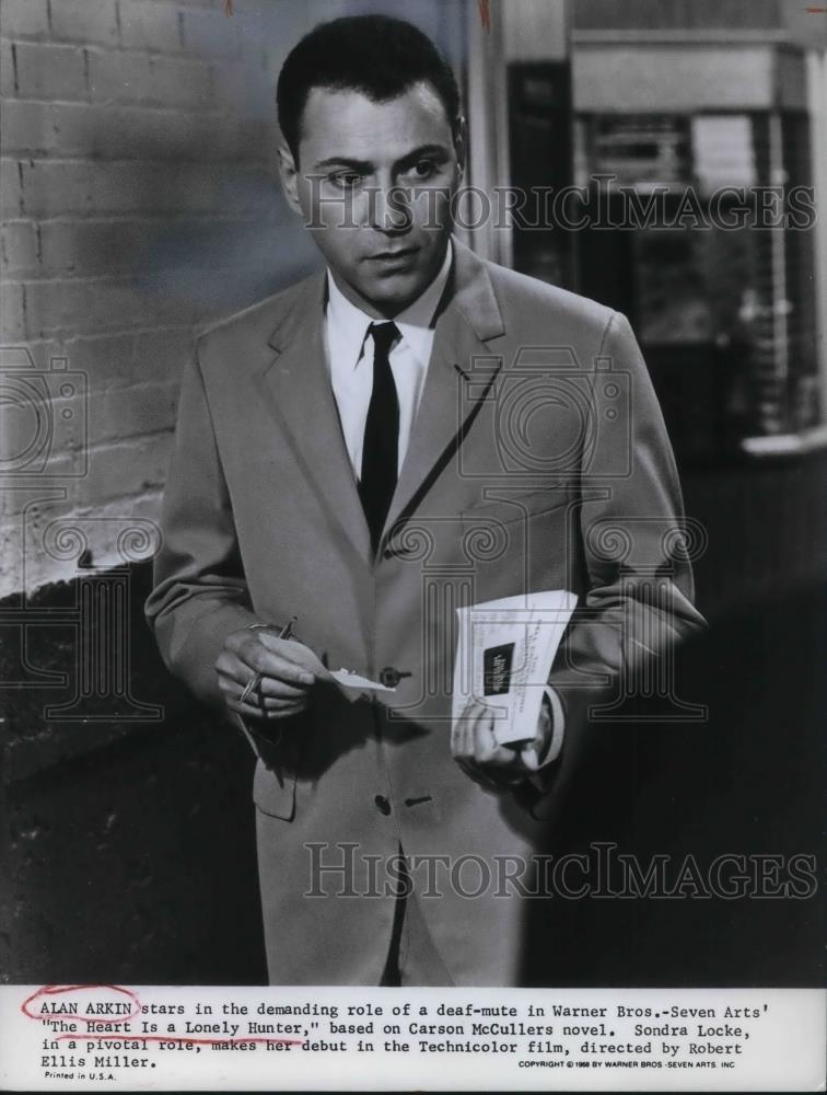 1969 Press Photo Alan Arkin in The Heart is a Lonely Hunter - cvp14684 - Historic Images