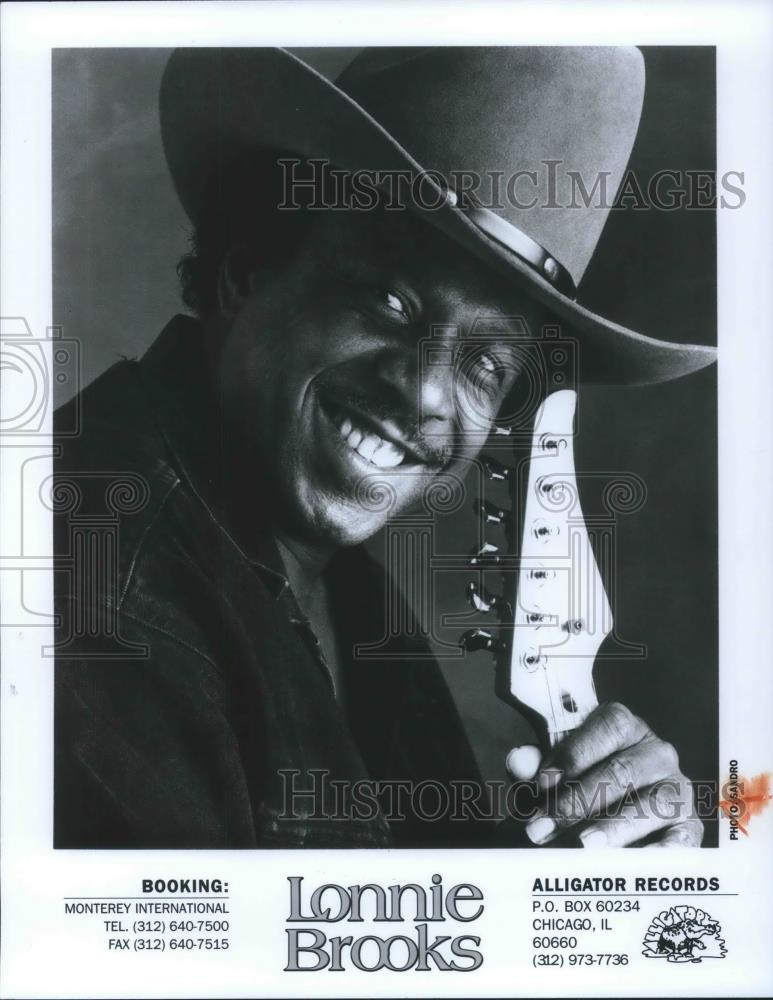 1996 Press Photo Lonnie Brooks Chicago Blues Singer Guitarist - cvp05448 - Historic Images