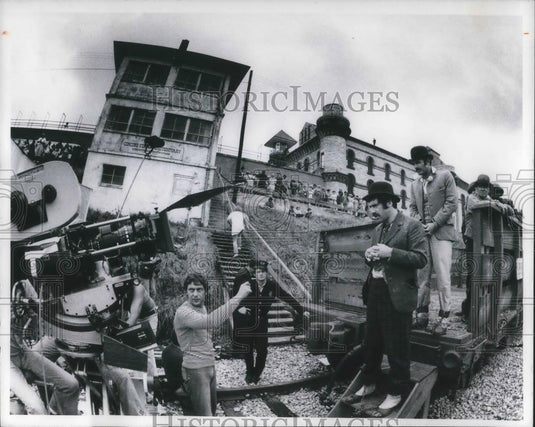 1975 Press Photo Mary Rydell Elliott Gould James Caan Harry Walter New York - Historic Images
