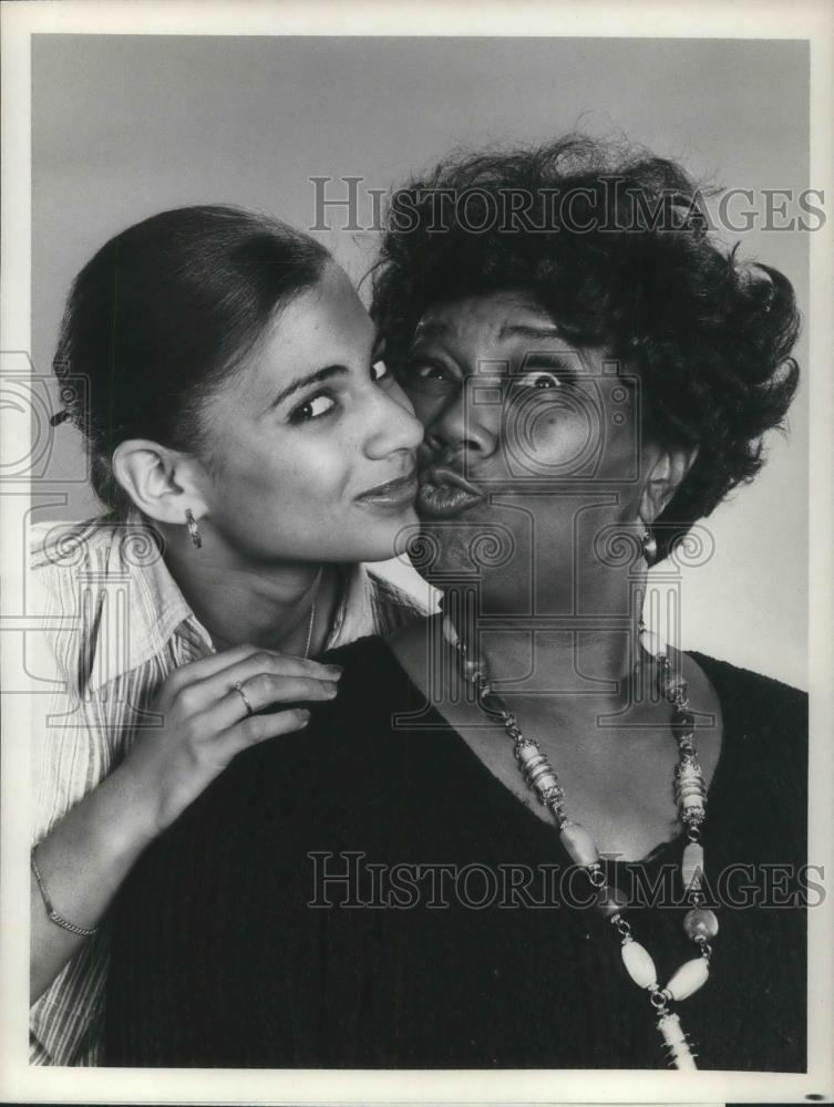 1979 Press Photo Pearl Bailey &amp; Dee Dee Bellson on All Star Salute to Pearl Bail - Historic Images