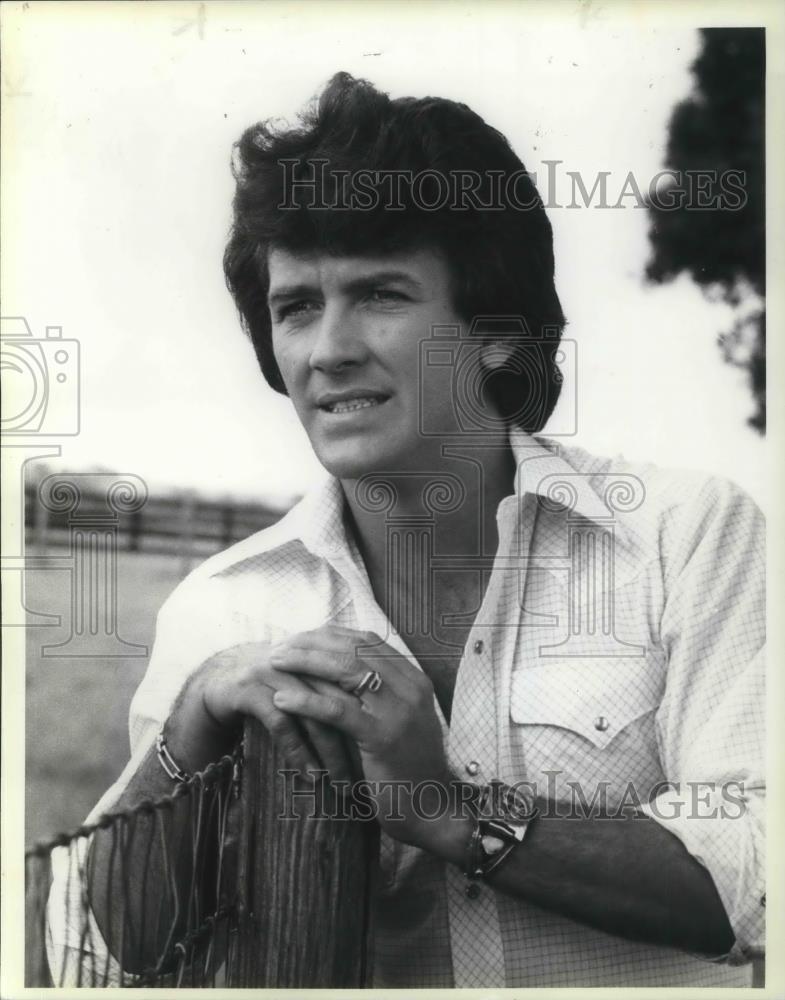1980 Press Photo Patrick Duffy star of Knots Landing and Dallas TV Shows - Historic Images