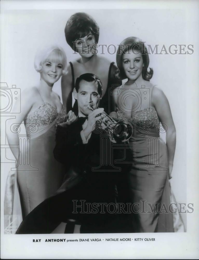 1969 Press Photo Ray Anthony, Diane Varga, Natalie Moore &amp; Kitty Oliver - Historic Images
