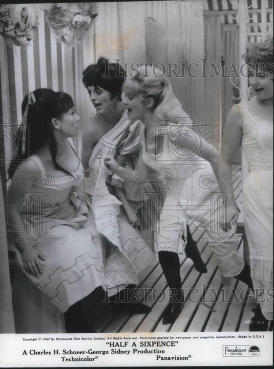 1967 Press Photo Julie Foster Elaine Taylor Julia Sutton Sheila Falconer - Historic Images