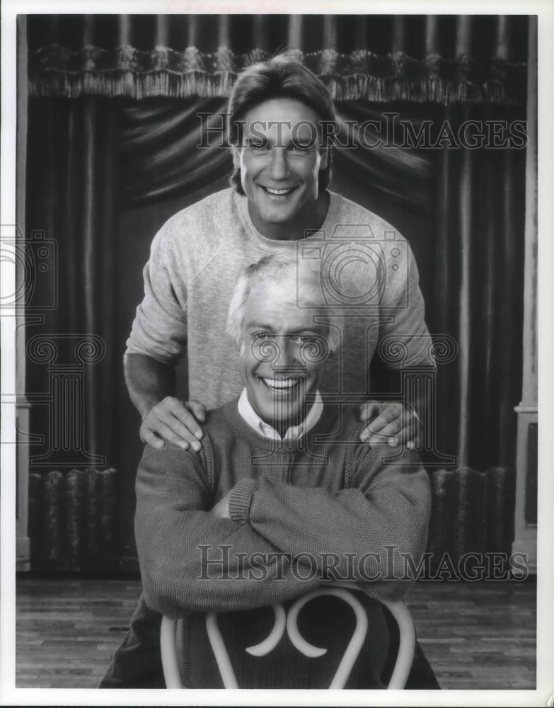 1988 Press Photo Dick Van Dyke &amp; Son Barry on The Van Dyke Show - cvp10548 - Historic Images