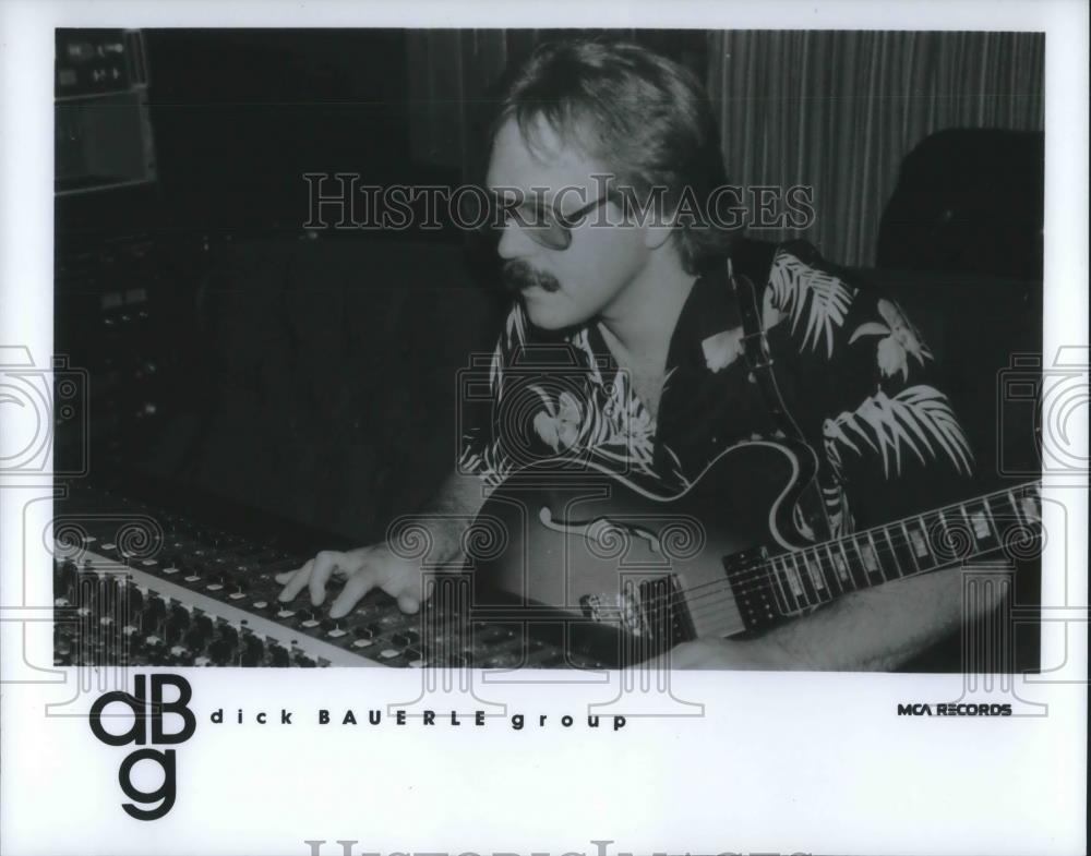 1987 Press Photo Dick Bauerle Group Easy Listening Band Rock Guitarist - Historic Images