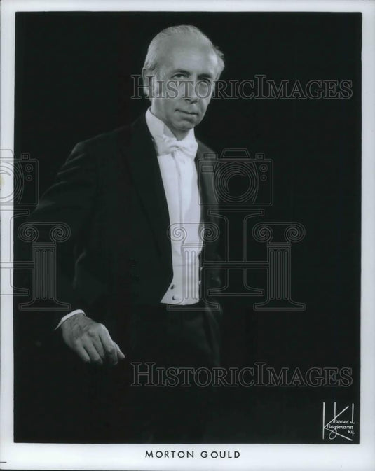 1975 Press Photo Morton Gould Classical Pianist Composer Conductor Arranger - Historic Images