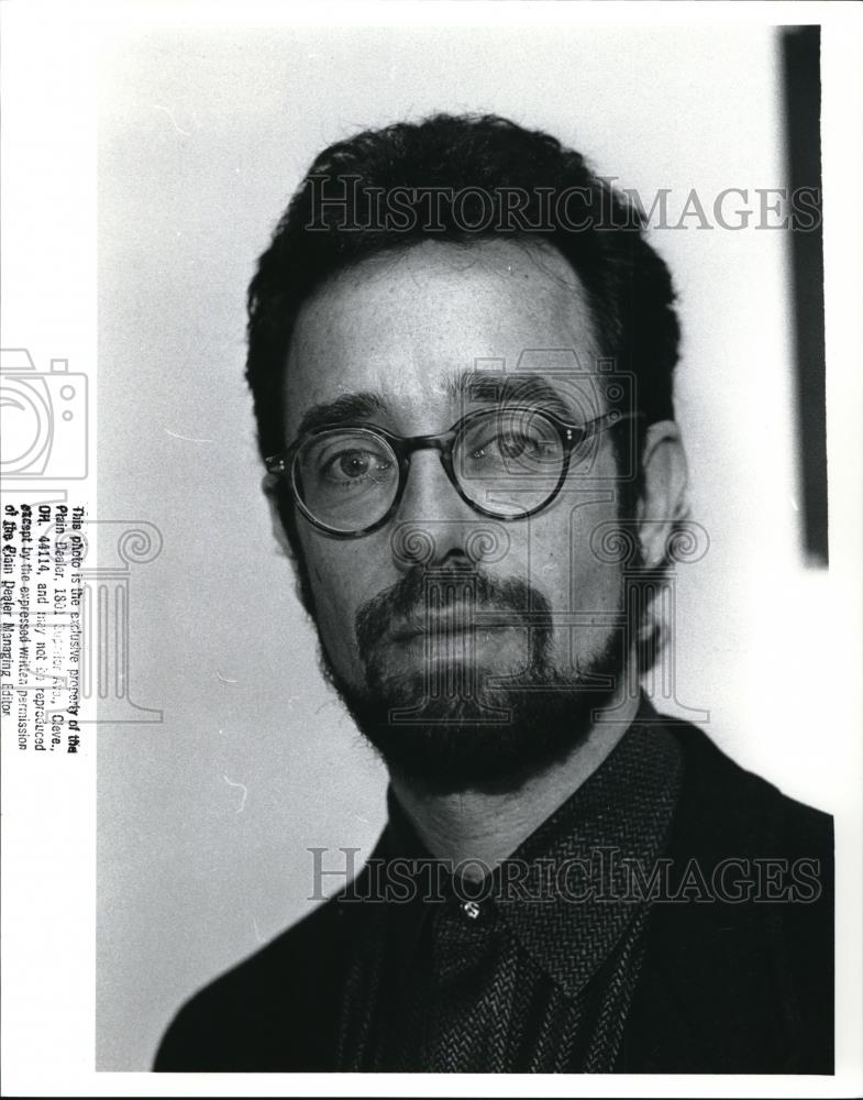 1988 Press Photo Alan B. Glazer Creative Director of Glazen Advertising. - Historic Images