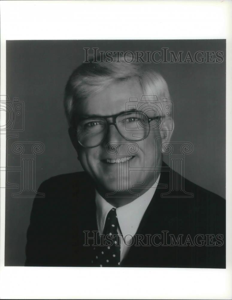 1995 Press Photo Phil Donahue Talk Show Host - cvp03833 - Historic Images