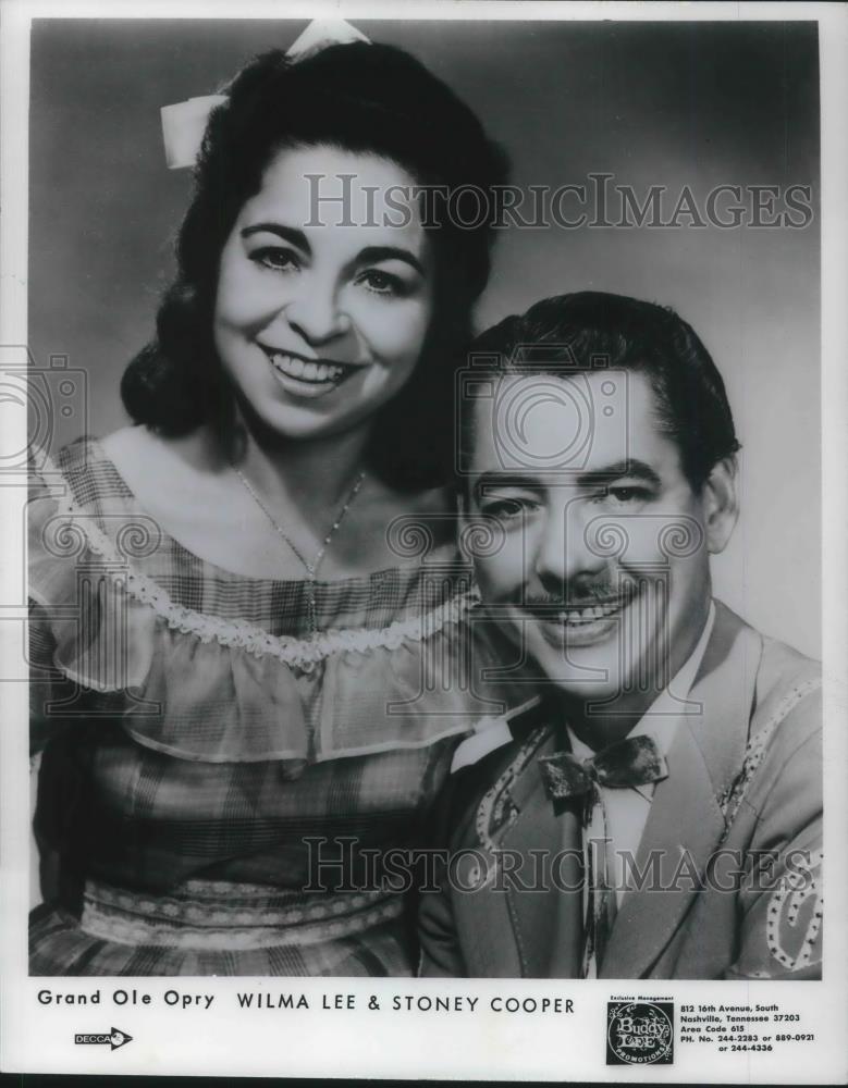 1968 Press Photo Wilma Lee &amp; Stoney Cooper in Grand Ole Opry - cvp02423 - Historic Images