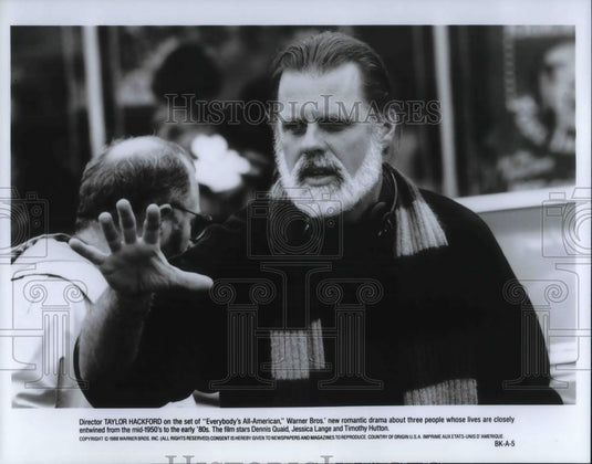 1990 Press Photo Taylor Hackford Director of Everybody's All American on set - Historic Images