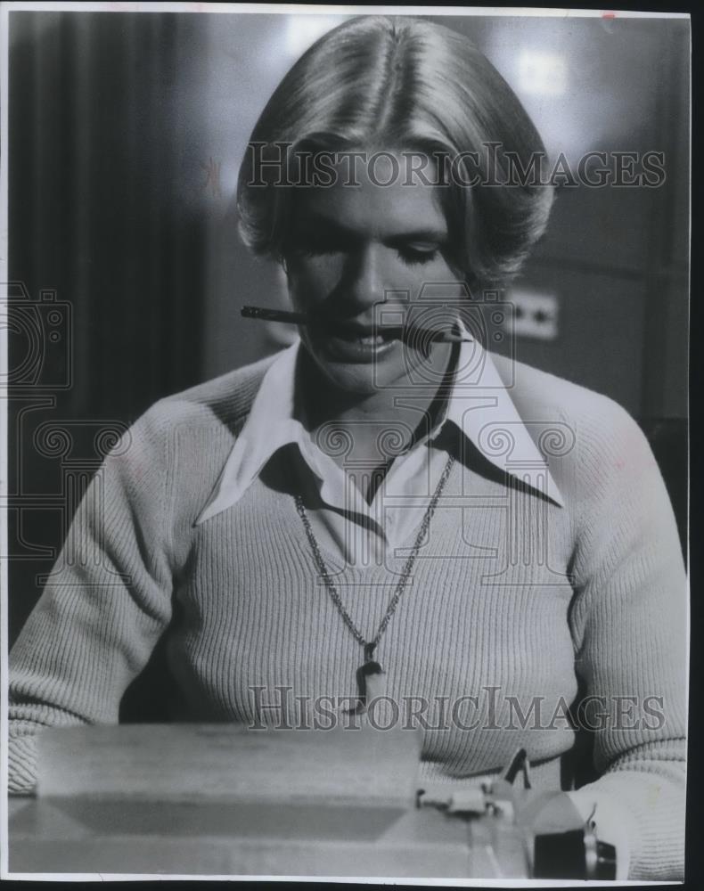 1976 Press Photo Sharon Gless stars in Switch movie film - cvp13991 - Historic Images