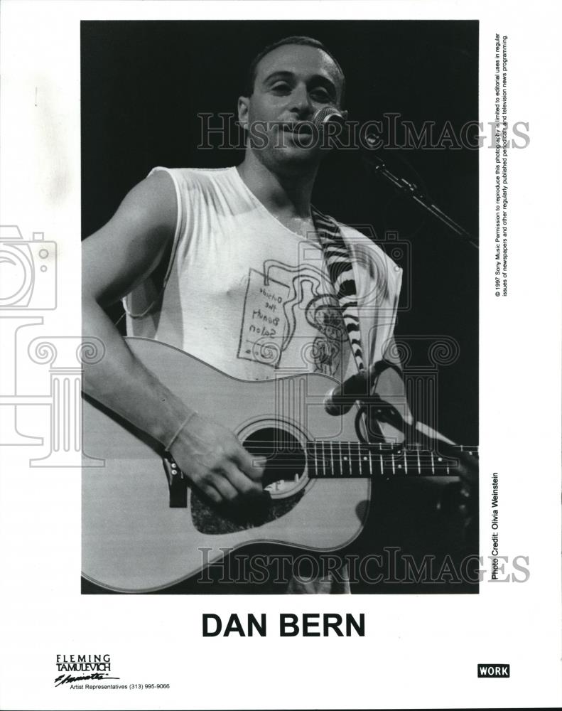 1997 Press Photo Dan Bern Singer Songwriter Guitarist Musician - cvp00415 - Historic Images