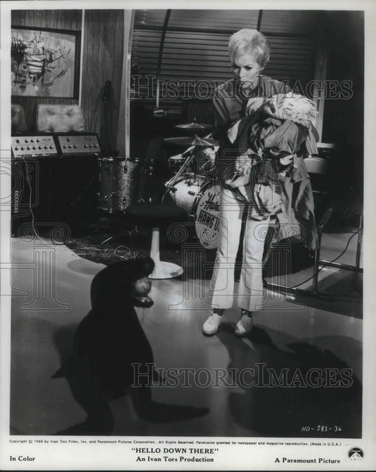 1969 Press Photo Janet Leigh in Hello Down There - cvp10900 - Historic Images