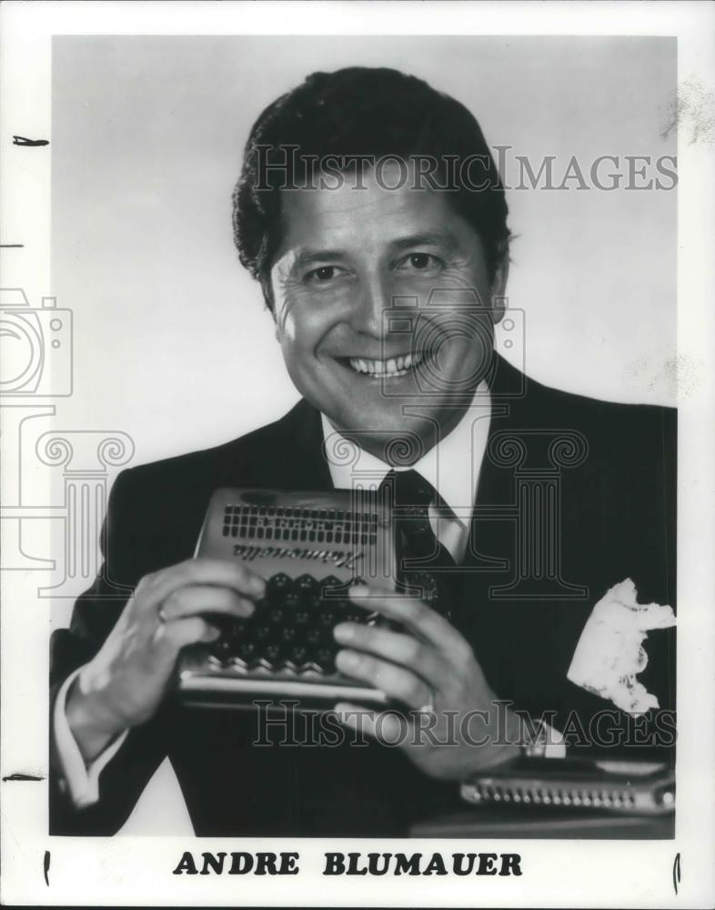 1983 Press Photo Andre Blumauer Harmonica Harmonetta Player - cvp03034 - Historic Images