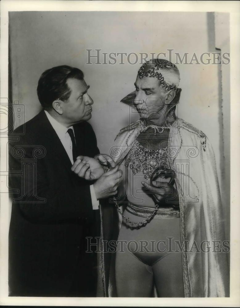 1963 Press Photo Stu Erwin &amp; Jose Ferrer in No Middle Ground for Harry Kyle - Historic Images