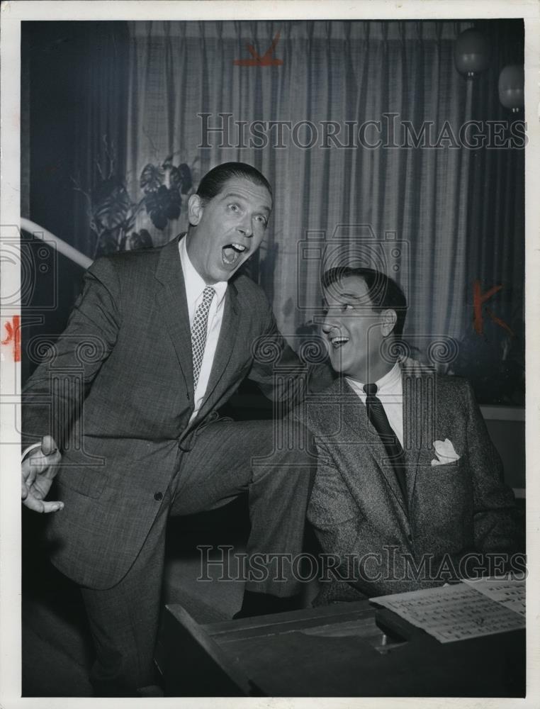 1960 Press Photo Milton Berle Comedian &amp; Danny Thomas - cvp00900 - Historic Images