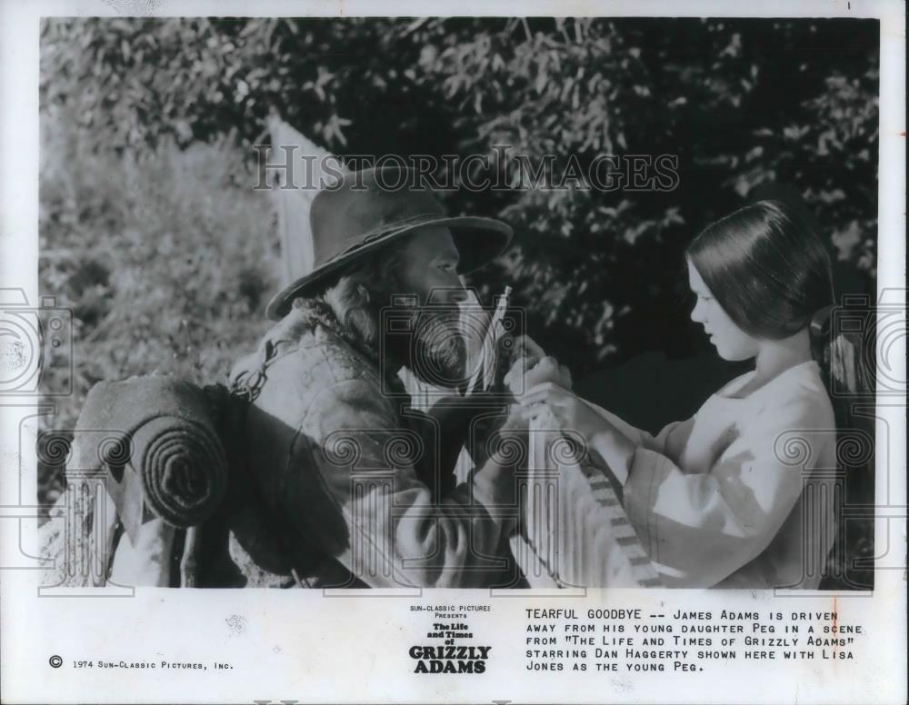 1975 Press Photo Dan Haggerty Lisa Jones in The Life and Times of Grizzly Adams - Historic Images