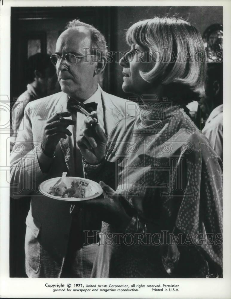 1971 Press Photo Barbara Cason &amp; Barnard Hughes in Cold Turkey - cvp08337 - Historic Images