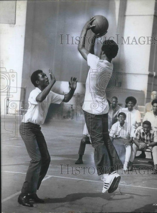 1970 Press Photo Scene from Halls of Anger with Calvin Lockhart - cvp10642 - Historic Images