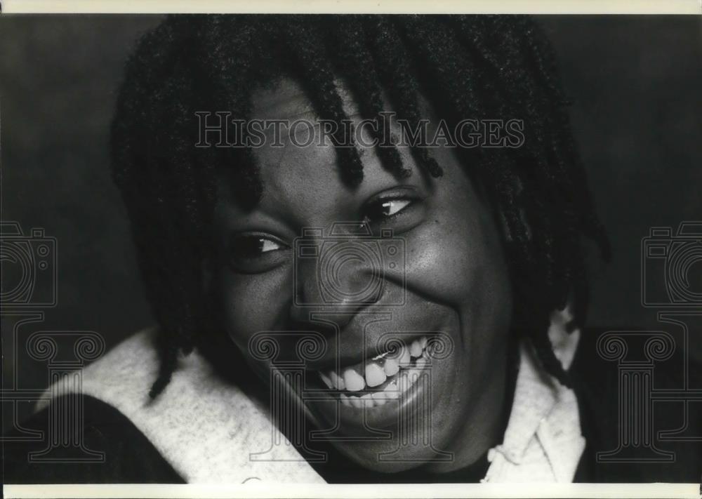 1988 Press Photo Whoopi Goldberg - cvp13159 - Historic Images