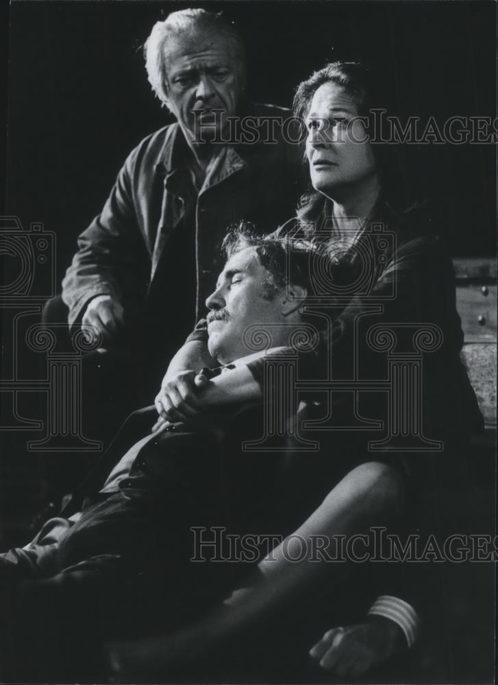 1974 Press Photo Colleen Dewhurst Actress Ed Flanders Jason Robarts Actor - Historic Images